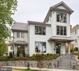 5533 Hawthorne Place NW Washington, DC 20016