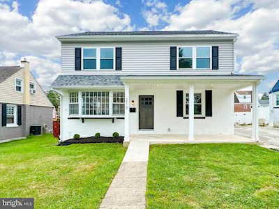 213 Rolling Rd Broomall, PA 19008