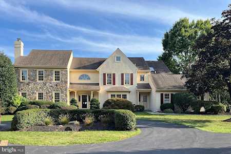 25 Autumn Hill Ln Phoenixville, PA 19460