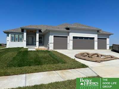 17011 Isabella St Bennington, NE 68007