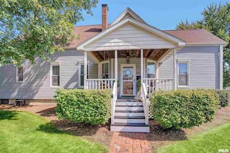 607 W Pine St Chillicothe, IL 61523