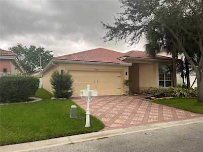 7601 NW 28th St Margate, FL 33063