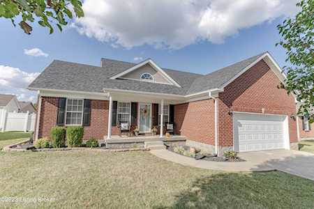 160 Eagle Feather St Mt Washington, KY 40047