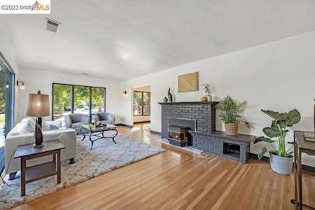 3798 Canyon Way Martinez, CA 94553