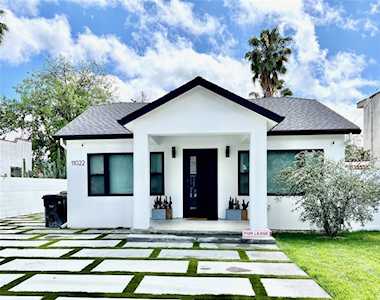 11022 Blix St West Toluca Lake, CA 91602
