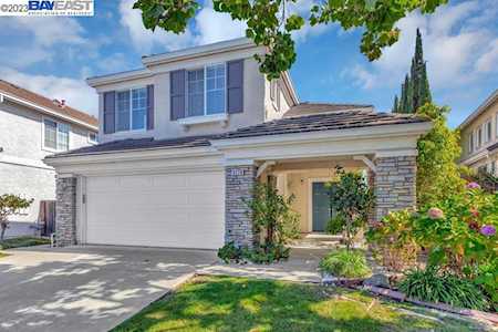8220 Tanforan Ct Newark, CA 94560