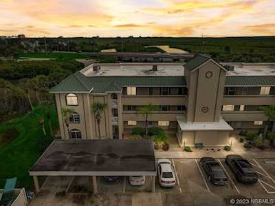424 Bouchelle Dr #102 New Smyrna Beach, FL 32169