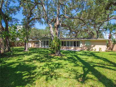 686 Date Palm Rd Vero Beach, FL 32963