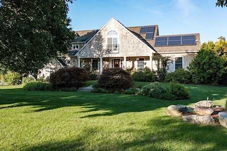 15 Shadow Farm Ln Rochester, MA 02770