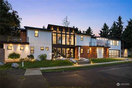 5202 Broad View Ave NE Tacoma, WA 98422