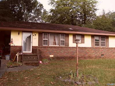 1809 SW Cagle Avenue Decatur, AL 35601