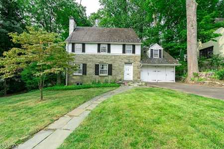 2 Crestwood Dr Maplewood Twp., NJ 07040