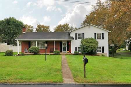180 Blenheim Dr Easton, PA 18045