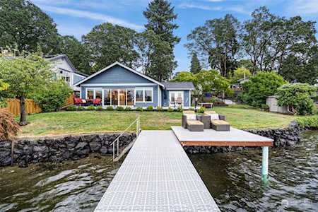 9012 Edgewater Dr SW Lakewood, WA 98499