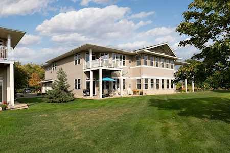 1143 Gallery Lane #1143 Chaska, MN 55318