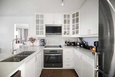 4118 Dawson Street #702 Burnaby, BC V5C 0A3