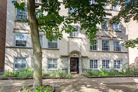 7362 N Damen Ave #1N Chicago, IL 60645