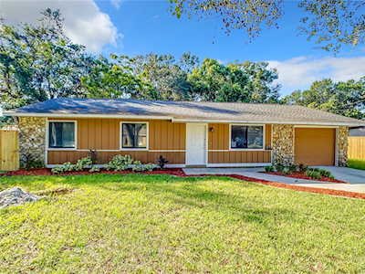 1622 Oak Ave Deland, FL 32724