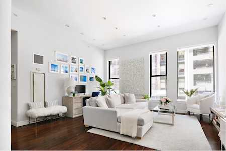 225 5th Ave #2H New York, NY 10010