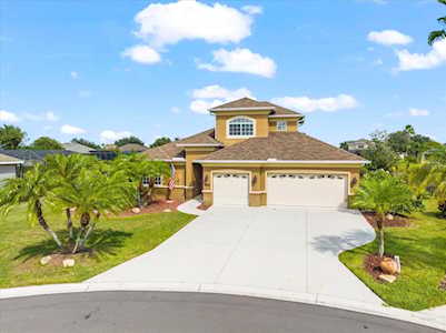323 Salvia Ct Bradenton, FL 34212