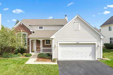 1832 Stirling Ln Montgomery, IL 60538