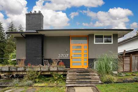 3707 Wellington Street Port Coquitlam, BC V3B 3Y9