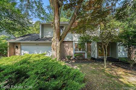 7572 Ashburton Ct West Bloomfield Twp, MI 48322