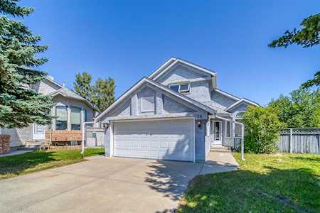 29 La Valencia Green NE Calgary, AB T1Y 6P5
