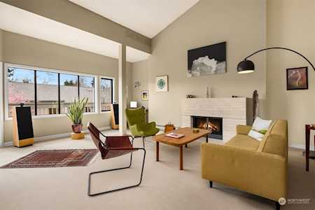 370 Grow Ave NW #B9 Bainbridge Island, WA 98110