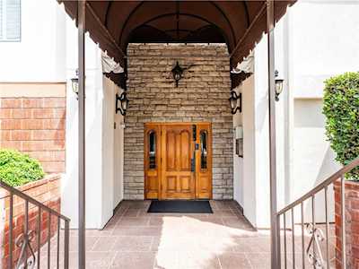 12801 Moorpark St #111 Studio City, CA 91604