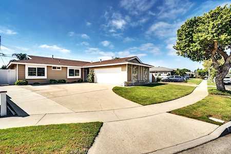 6152 Dundee Dr Huntington Beach, CA 92647