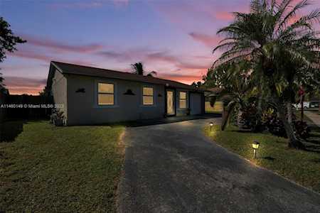 8240 SW 5th St North Lauderdale, FL 33068