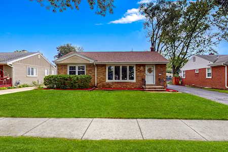 317 Davis Ct Des Plaines, IL 60016