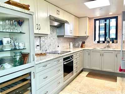 1015 Wilder Avenue #1001 Honolulu, HI 96822