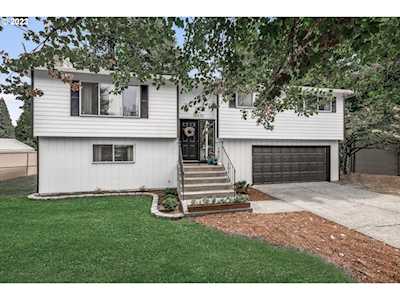 18876 Blue Ridge DR Oregon City, OR 97045