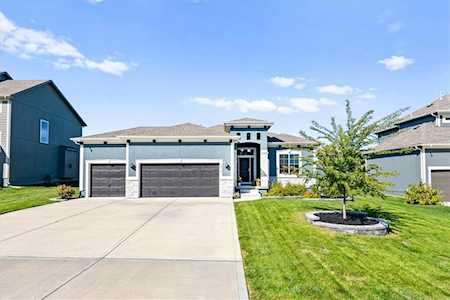 4410 SW Amethyst Dr Lee's Summit, MO 64082