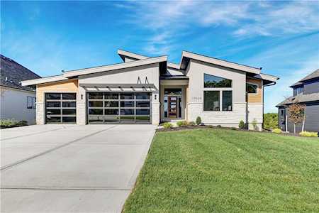 17024 Magnolia St Overland Park, KS 66221