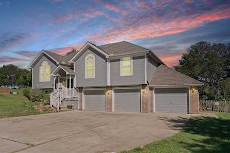 1602 Pine Creek Ct Raymore, MO 64083