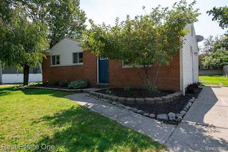 307 University Ave South Lyon, MI 48178