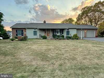 447 Tall Cedar Lane Greencastle, PA 17225