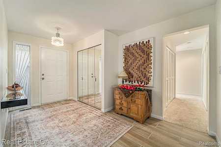 6013 Pebble Lane Ct West Bloomfield Twp, MI 48322