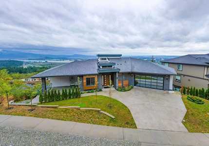 1445 Shay Street Coquitlam, BC V3E 0M3