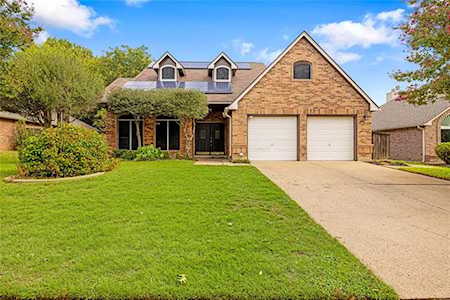 562 Mercer Street Grand Prairie, TX 75052