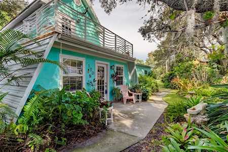 120 N Florida Ave Tarpon Springs, FL 34689
