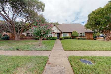 1400 Woodvine Drive Euless, TX 76040