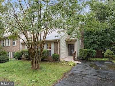 9947 Hemlock Woods Ln Burke, VA 22015