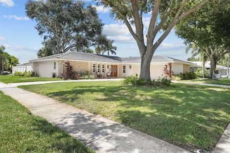 11174 Regal Ln Largo, FL 33774
