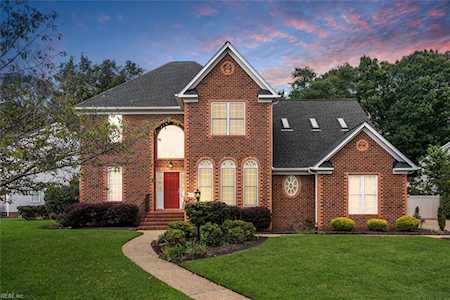 601 Brentmeade Dr Yorktown, VA 23693