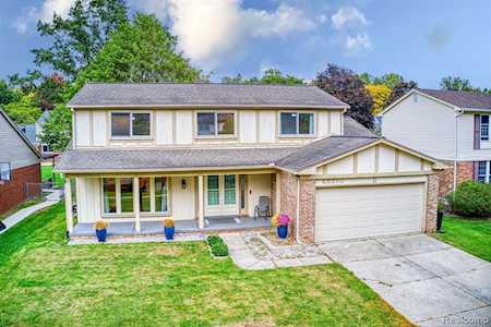 46370 Spinning Wheel Dr Canton Twp, MI 48187