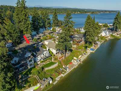 2016 Madrona Point Dr Bremerton, WA 98312